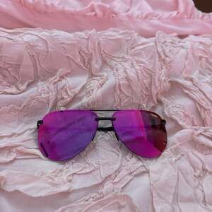 Quay Australia Pink reflective aviators